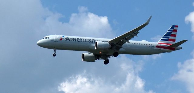 Airbus A321neo (N440AN) - On short final is this 2021 American Airlines Airbus 321-253NX in the Summer of 2023.