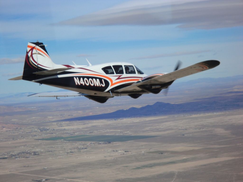 Piper Apache (N400MJ)