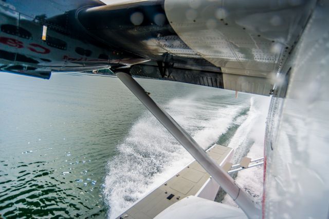 De Havilland Canada Twin Otter (C-FMJO)