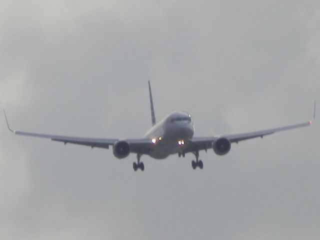 BOEING 767-300 (N396AN)