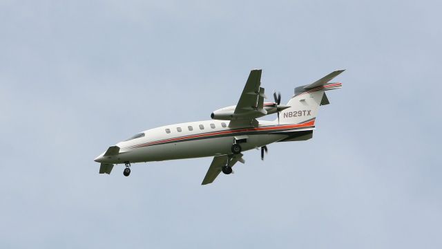 Piaggio P.180 Avanti (N829TX) - Piaggio P.180 Avanti on final to RWY17. Aug 18,2020