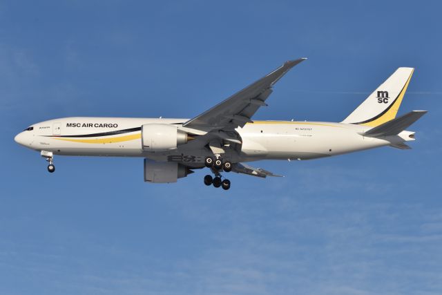 BOEING 777-200LR (N707GT) - MCS Cargo on final for 23-R on 01-27-23