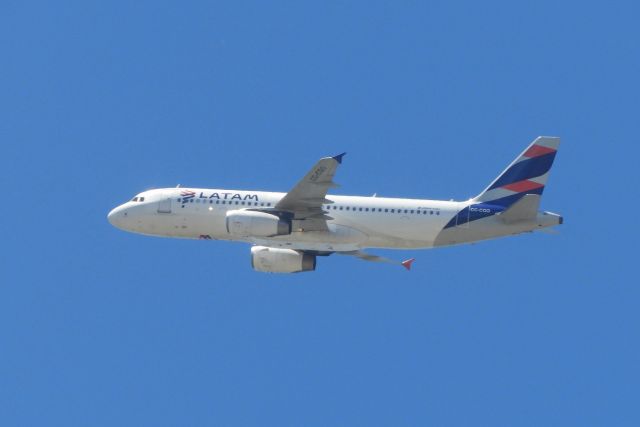 Airbus A320 (CC-CQO) - Salida de pista 20 de Carriel Sur