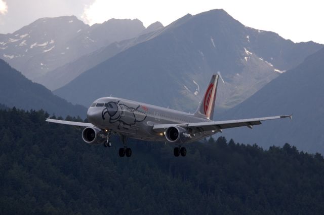 Airbus A320 (OE-LEB)