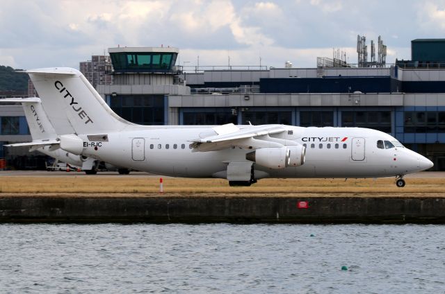 Avro Avroliner (RJ-85) (EI-RJC)