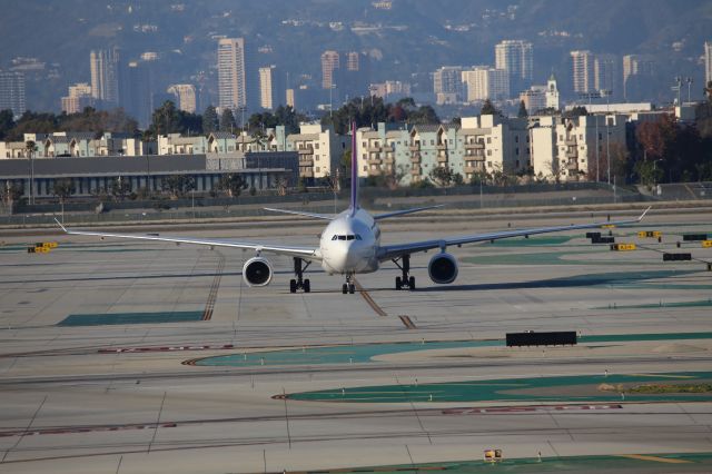 Airbus A330-200 (N361HA)