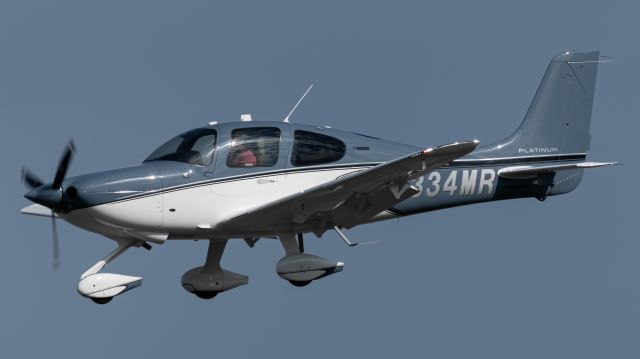 Cirrus SR-20 (N334MR)