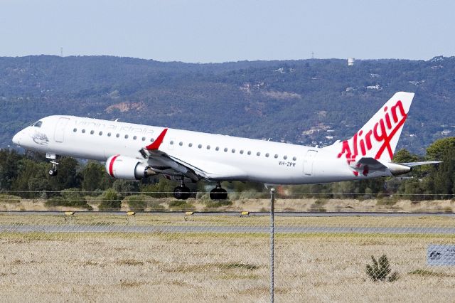 Embraer ERJ-190 (VH-ZPR) - Putting down on runway 05. Friday, 19th April 2013.