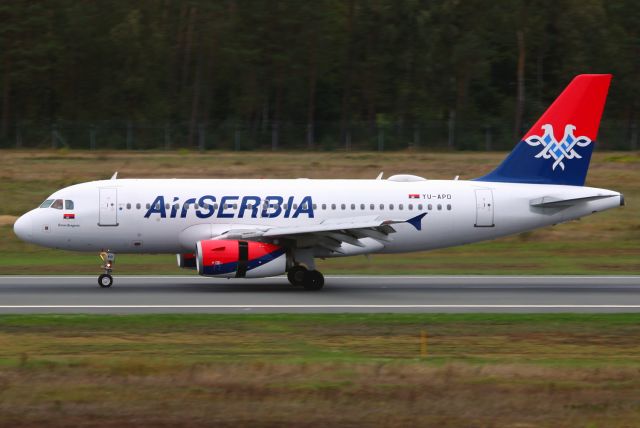 Airbus A319 (YU-APD)