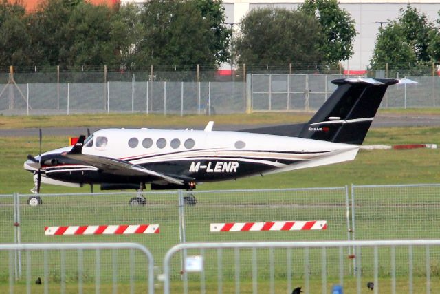 Beechcraft Super King Air 200 (M-LENR) - BAE Systems King Air 250 departing rwy 24 on 17-Sep-21 returning to EGNL as VSB1.