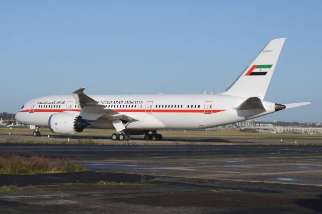 Boeing 787-8 (A6-PFC) - Abu Dhabi Amiri Flightbr /11/01/2015