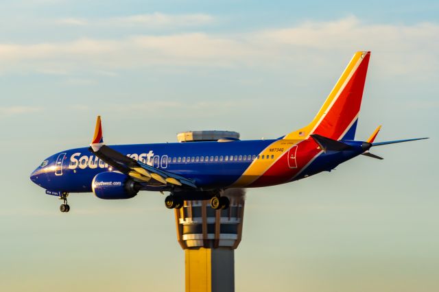 Boeing 737 MAX 8 (N8734Q) - A Southwest Airlines 737 MAX 8 landing at PHX on 2/5/23. Taken with a Canon R7 and Tamron 70-200 G2 lens.