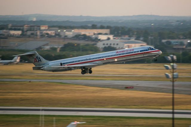 McDonnell Douglas MD-80 (N961TW) - Final American MD-80 to depart SAT. Aircraft was sent to Roswell after this flight. Gonna miss the MD-80.