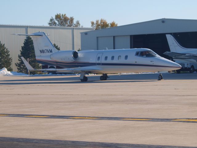 Learjet 55 (N817AM)