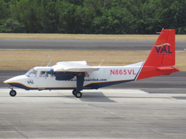 ROMAERO Islander (N865VL)