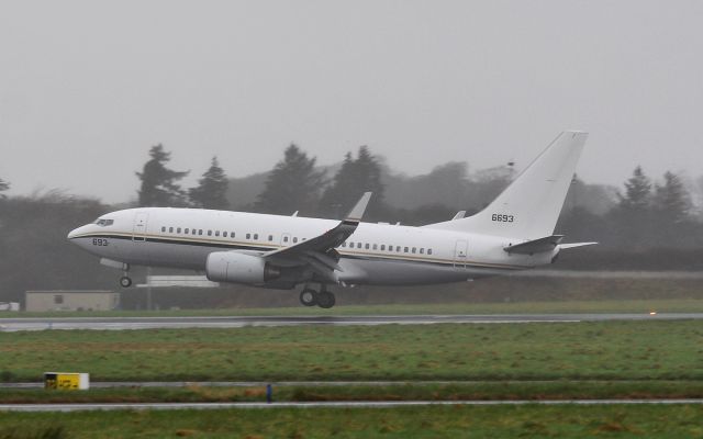 16-6693 — - convoy4861 usn c-40a 166693 about to land at shannon 19/2/17.