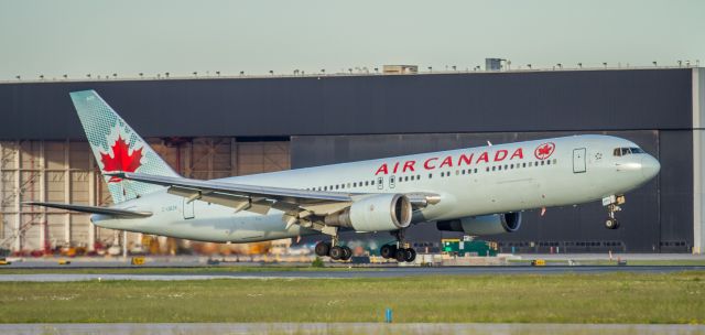 BOEING 767-300 (C-GBZR)