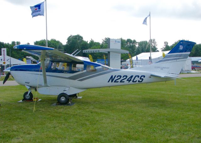 Cessna 206 Stationair (N224CS) - At AirVenture 2016.