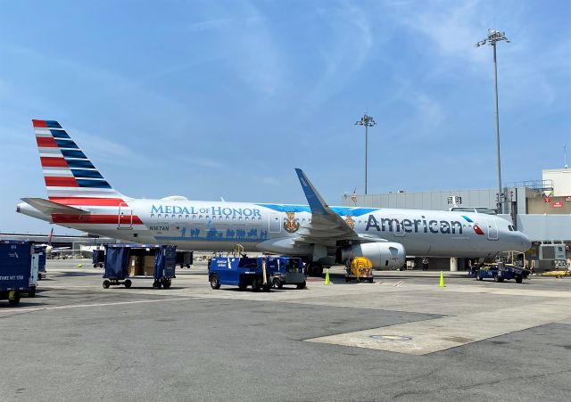 Airbus A321 (N167AN) - Medal of Honor 05/20/22