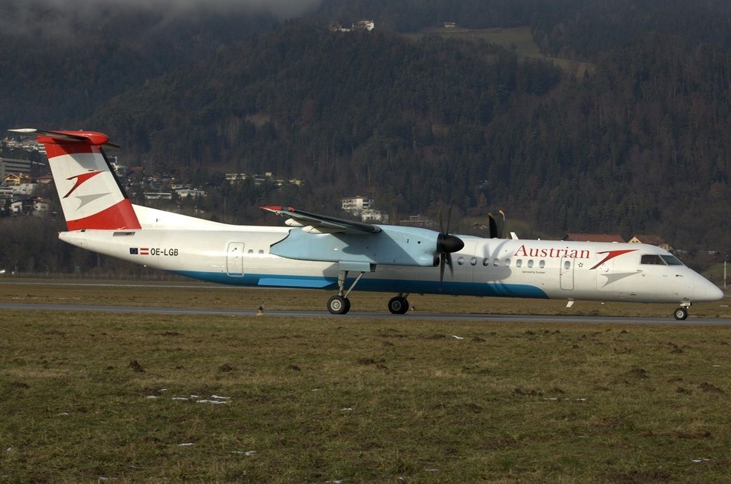 de Havilland Dash 8-400 (OE-LGB)