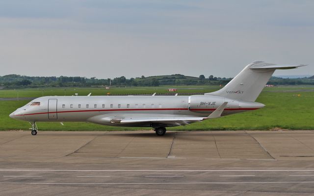 Bombardier Global 5000 (9H-VJE) - 9h-vje dep shannon 11/6/15.