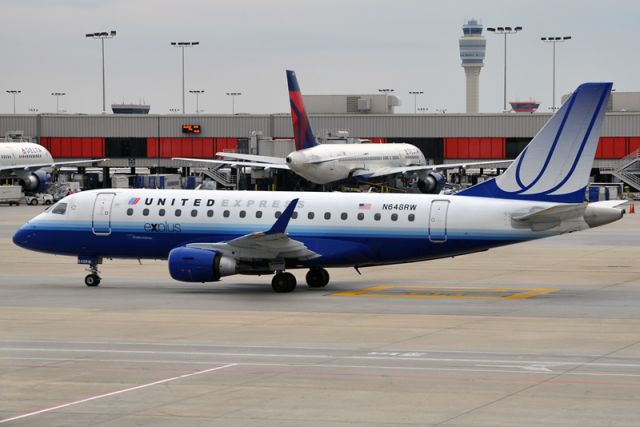 Embraer 170/175 (N648RW)