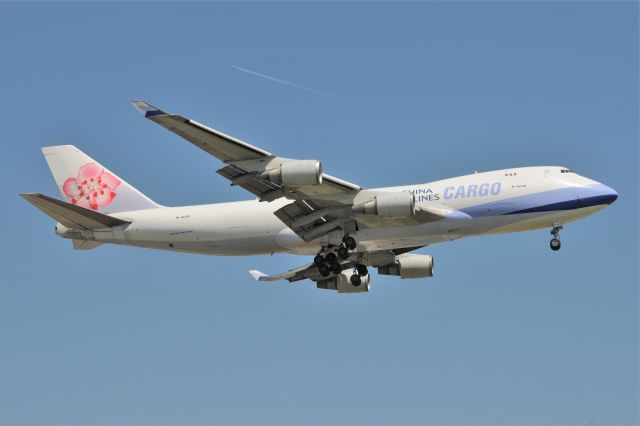 Boeing 747-400 (B-18720)