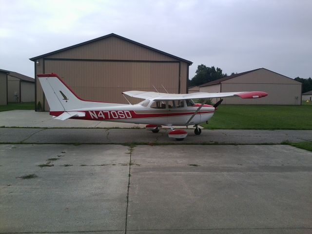 Cessna Skyhawk (N470SD) - C172M. Sold and exported about a month after this photo was taken in mid-summer 2013
