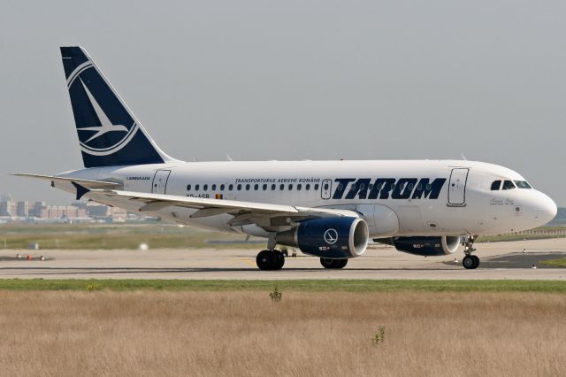 Airbus A318 (YR-ASB)