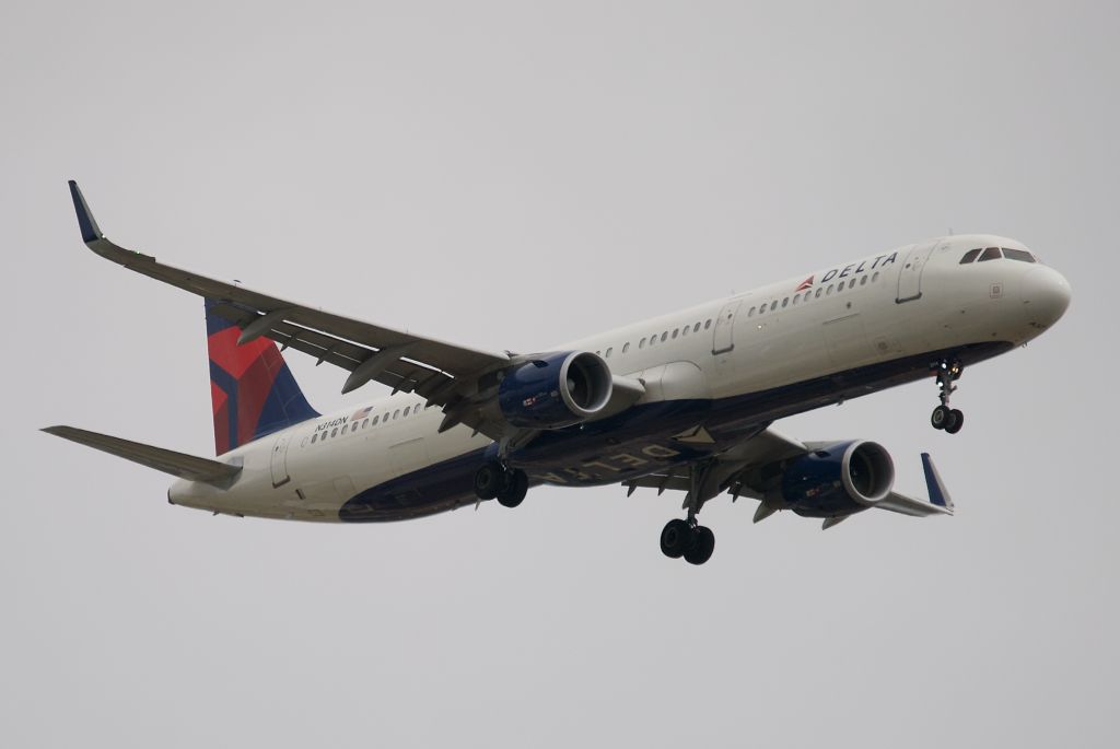 Airbus A321 (N314DN)