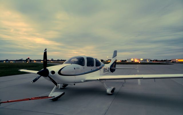 Cirrus SR-22 (N955JL)