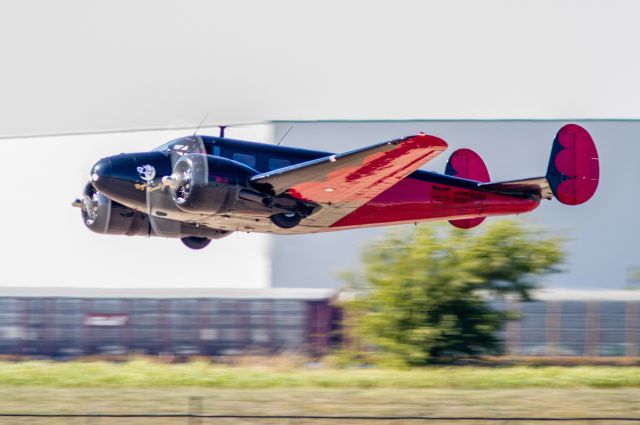 Beechcraft 18 —