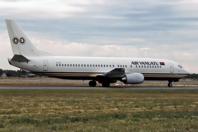 BELL-AGUSTA AB-139 (VH-TJI) - AIR VANUATA - BOEING 737-476 - REG : VH-TJI (CN 24434/1912) - WEST BEACH ADELAIDE SA. AUSTRALIA - YPAD (8/11/1992) 35MM SLIDE SCANNED 6400DPI WITH A EPSON V700 PERFECTION FLATBED SCANNER.