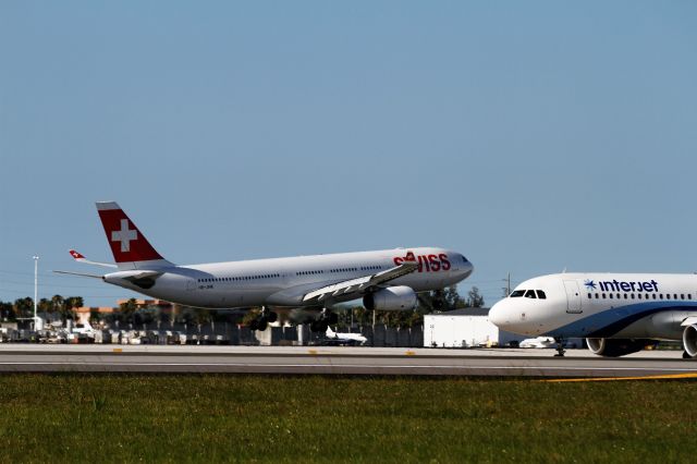 Airbus A330-300 (HB-JHK)