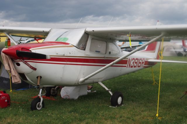 Cessna Skyhawk (N3916R)