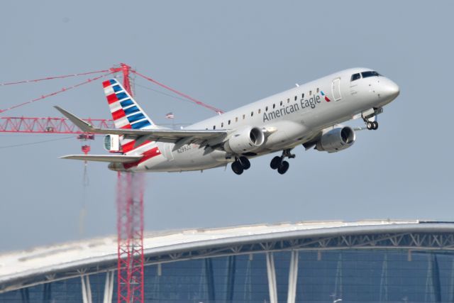 Embraer 175 (N299JJ) - 23-R 07-05-23