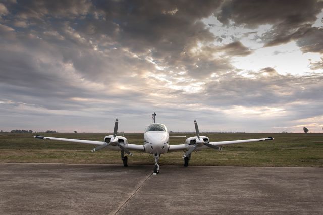 Beechcraft 55 Baron (LV-RAT) - Aeroclub General Villegas