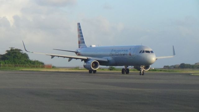 Airbus A321 (N988AL)