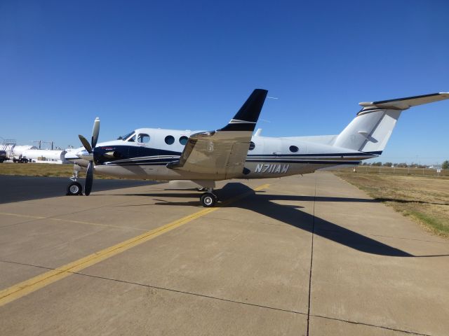 Beechcraft Super King Air 300 (N711AW)