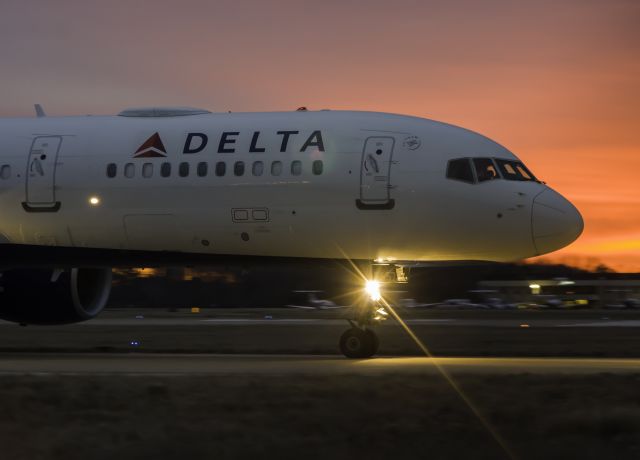 Boeing 757-200 (N557NW)