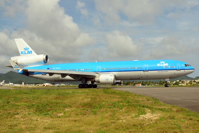 Boeing MD-11 (PH-KCG) - The MD seems to have replaced the 744 AMS-SXM run.