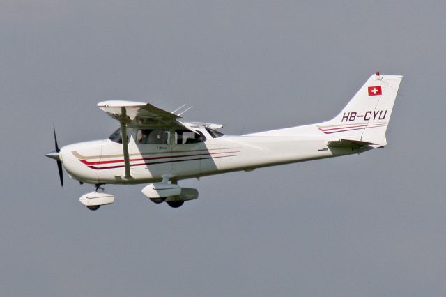Cessna Skyhawk (HB-CYU)