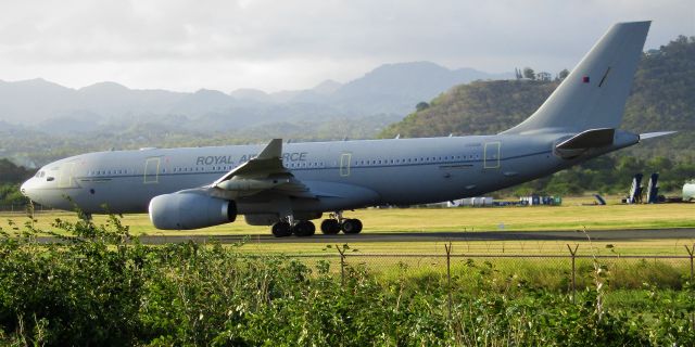 Airbus A330-200 (ZZ336)