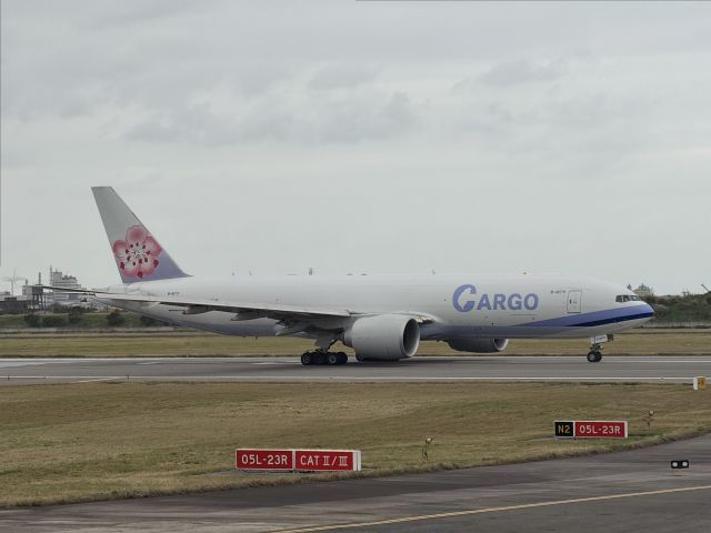 BOEING 777-200LR (B-18771)