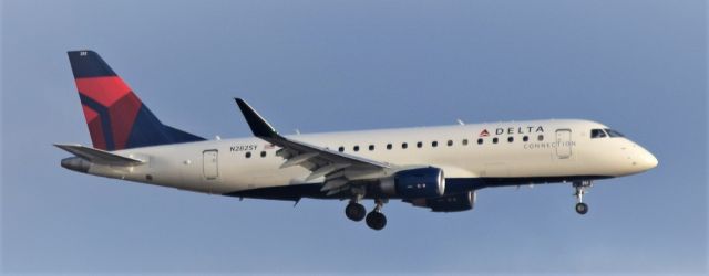 Embraer 175 (N282SY)