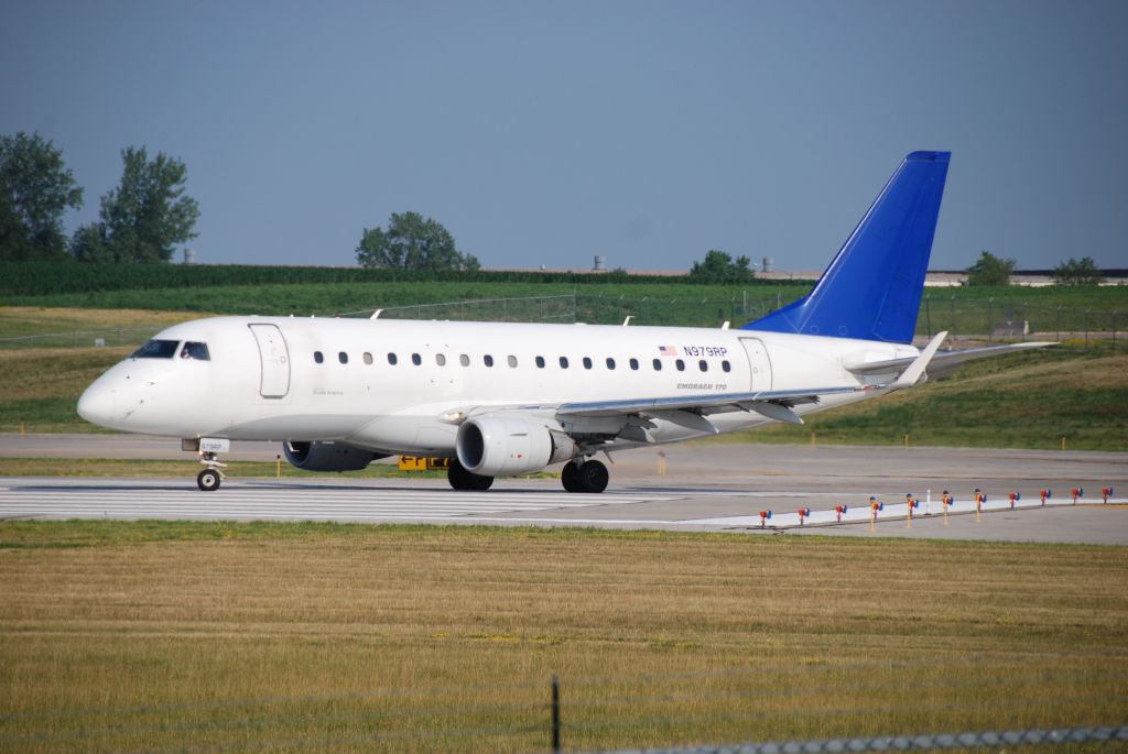 Embraer 170/175 (N979RP) - No titles, departing runway 5 June 24th.