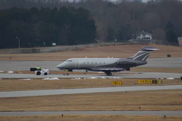 Bombardier Challenger 300 (N255BV)