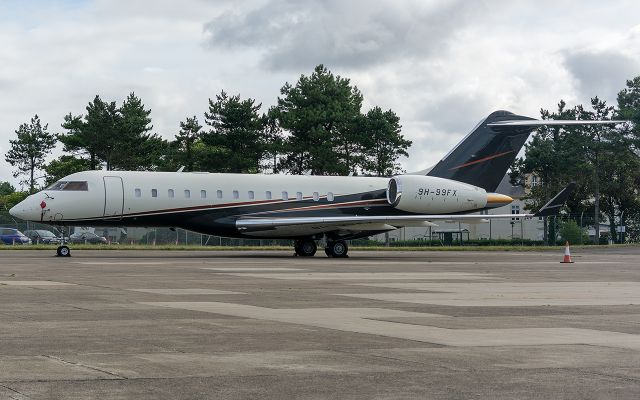 Bombardier Global Express (9H-99FX)