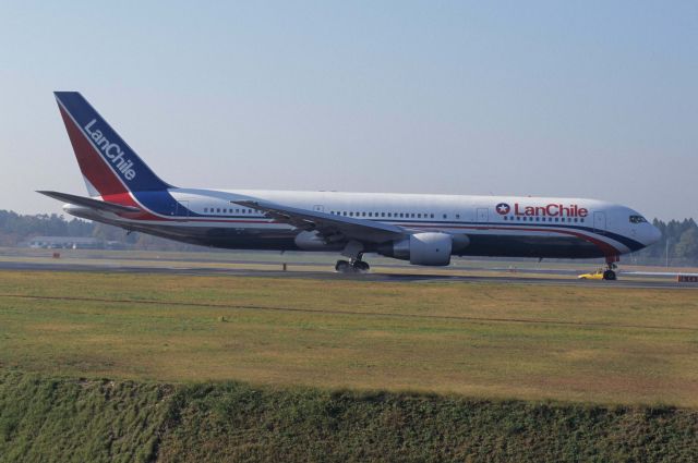 BOEING 767-300 (CC-CEL) - Taxing at Narita Intl Airport on 1996/11/12