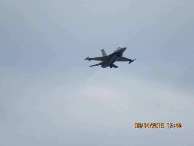 Lockheed F-16 Fighting Falcon (89-2040)